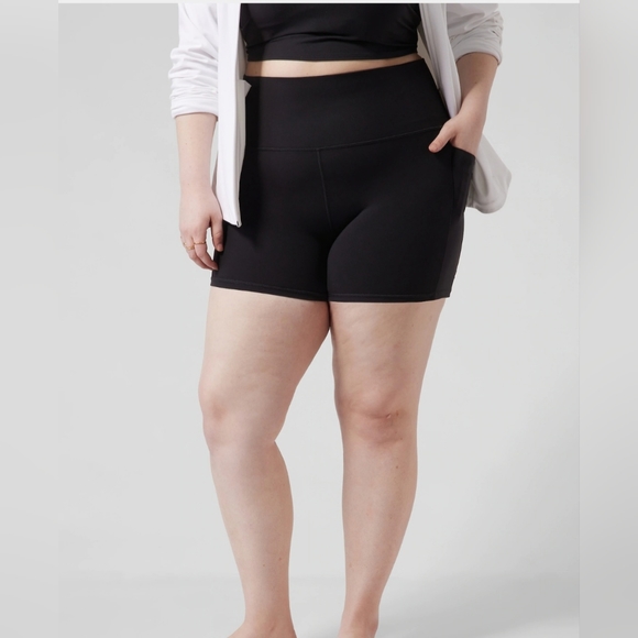 Athleta Salutation Stash Pocket II 5" Short Black Size 3X MSRP $59 NWOT FP1000 - Picture 4 of 9
